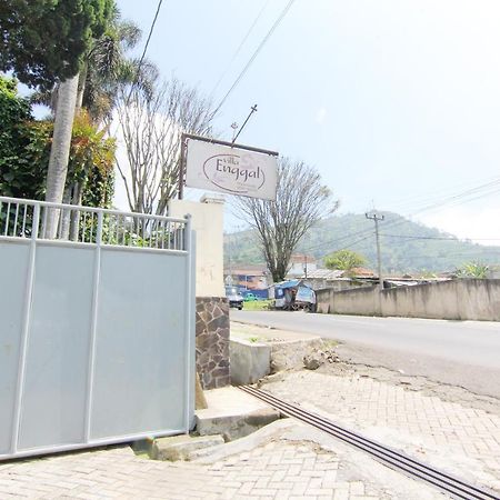 Villa Enggal Lembang Esterno foto