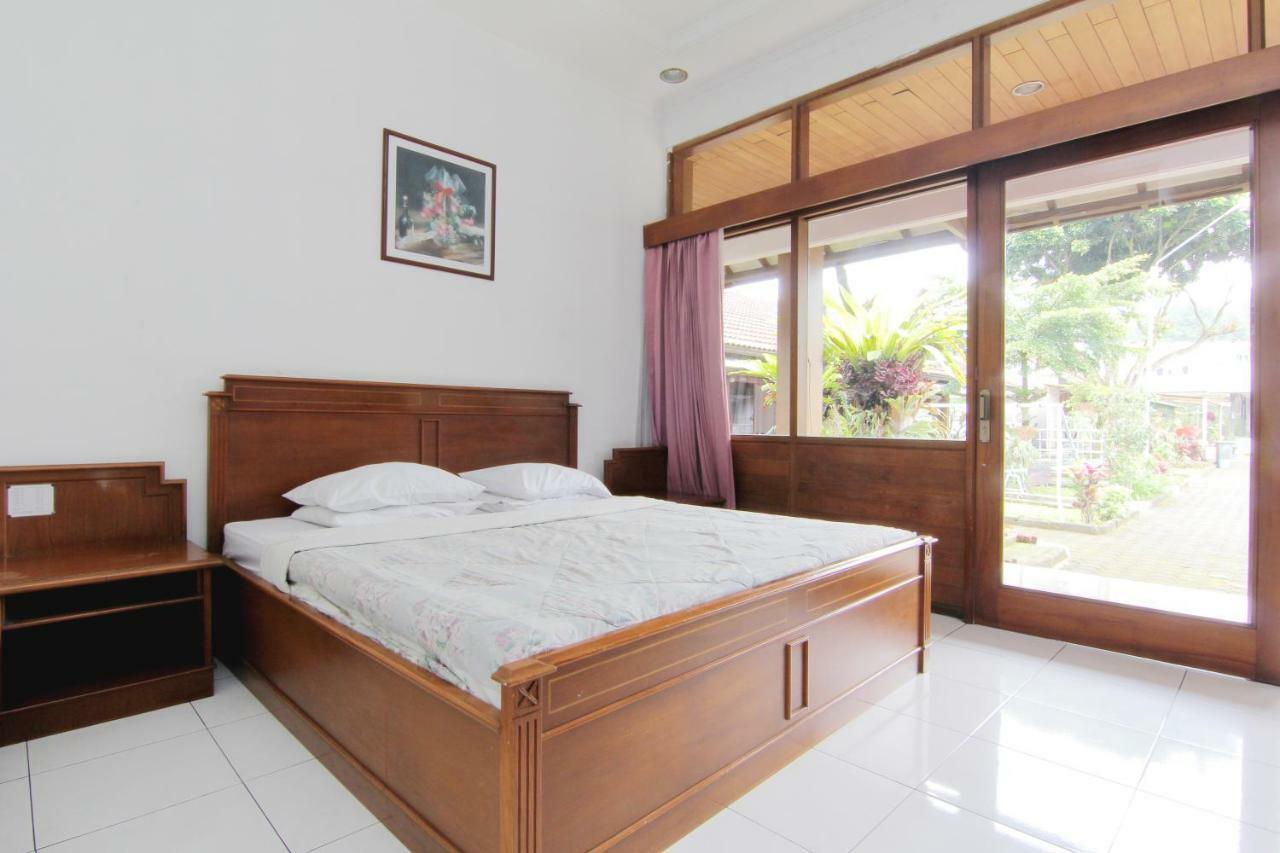 Villa Enggal Lembang Esterno foto