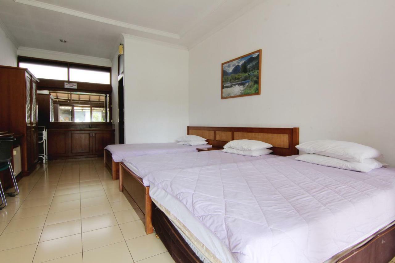 Villa Enggal Lembang Esterno foto