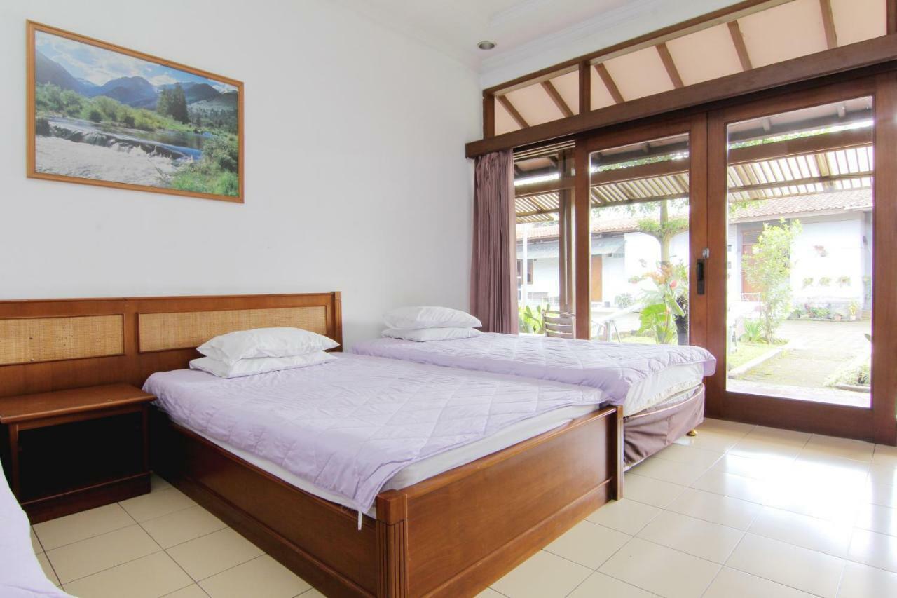 Villa Enggal Lembang Esterno foto
