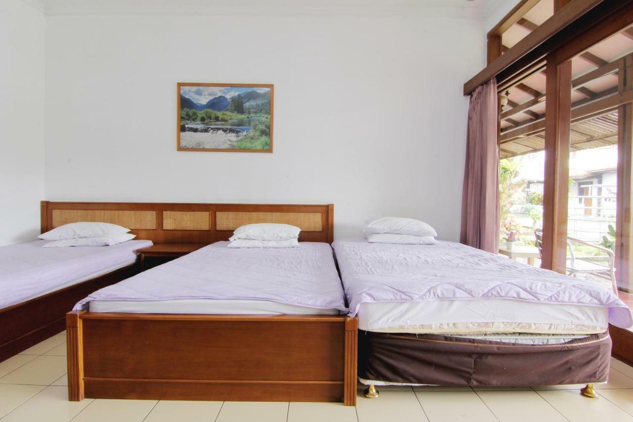 Villa Enggal Lembang Esterno foto